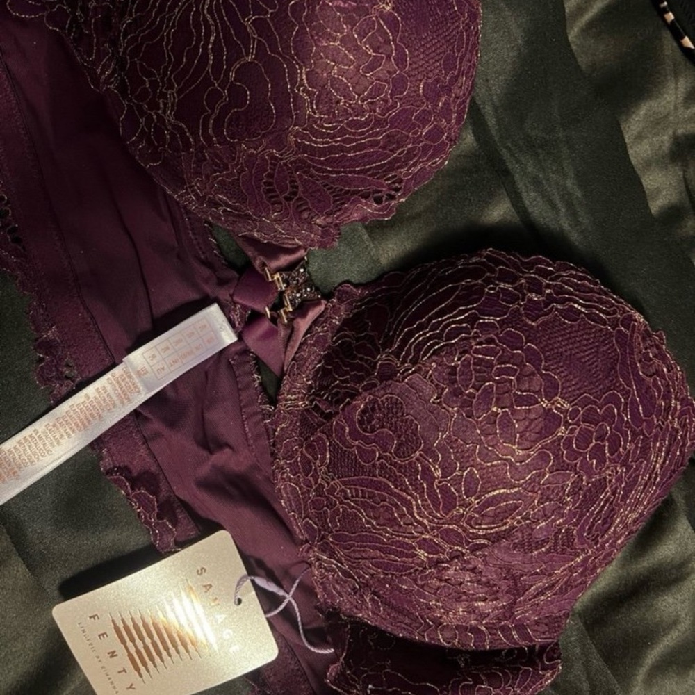 Savage X Fenty bras size 40C